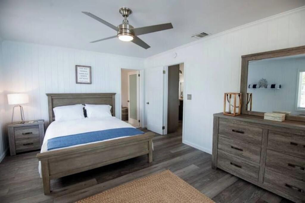 Photo of Bedroom in Bahama Palm Shores