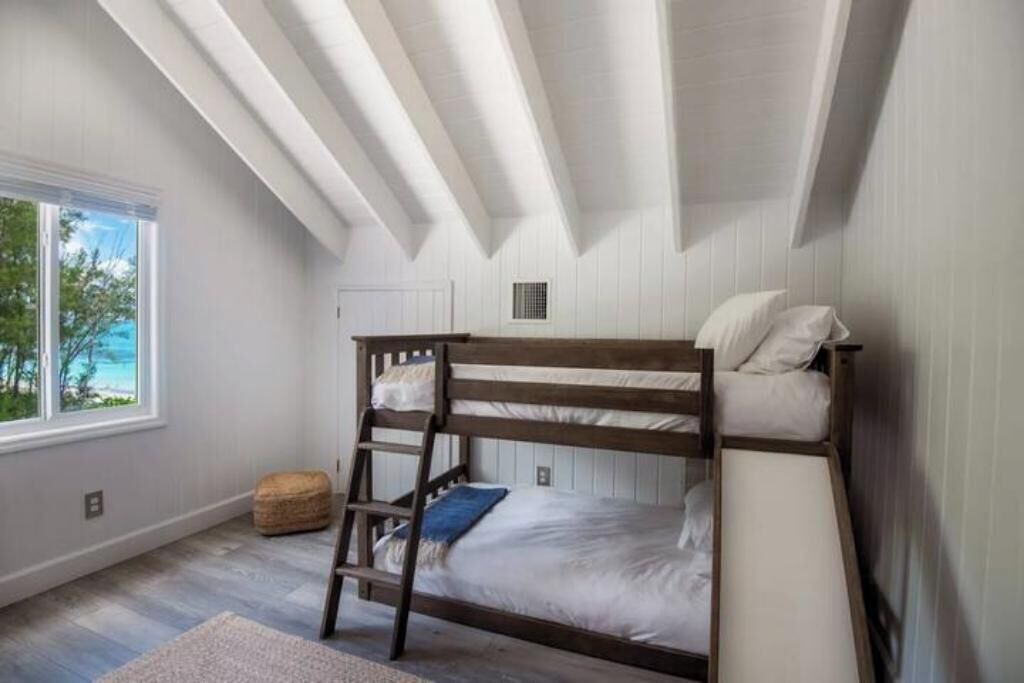 Photo of Bedroom in Bahama Palm Shores