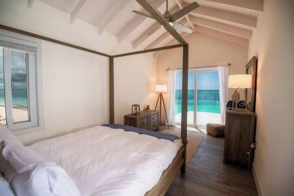 Photo of Bedroom in Bahama Palm Shores