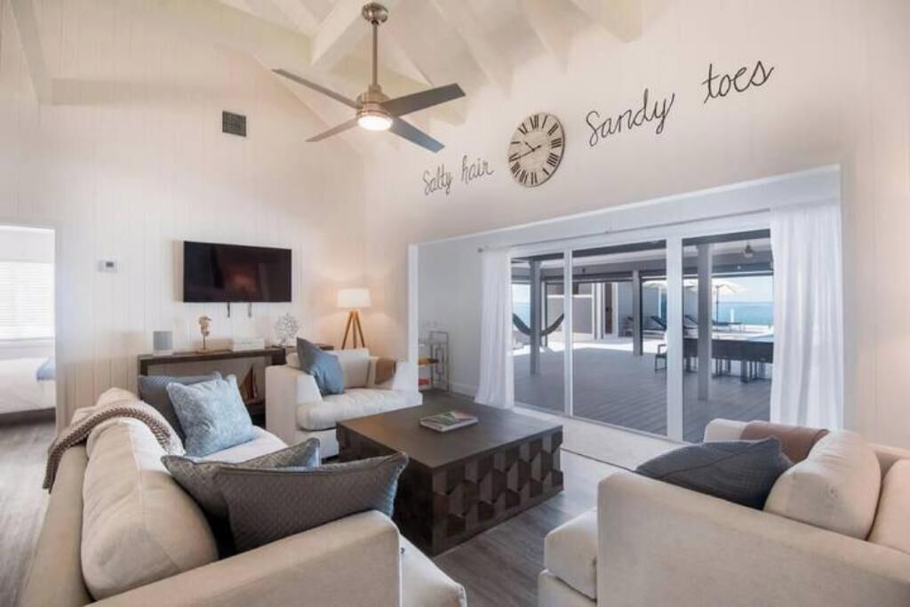 Photo of Livingroom in Bahama Palm Shores