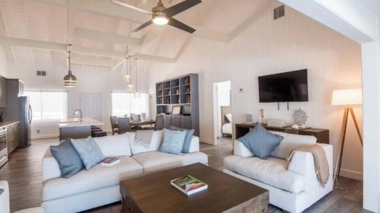Photo of Livingroom in Bahama Palm Shores
