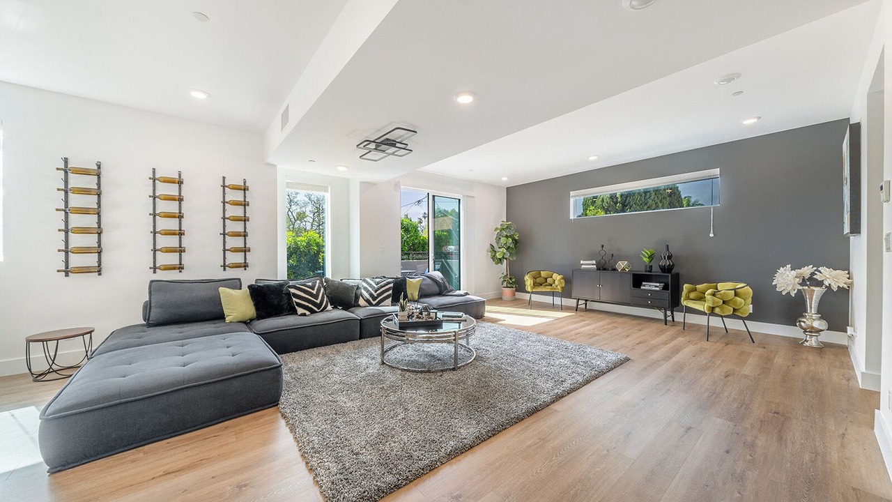Photo of Livingroom in Valley Village