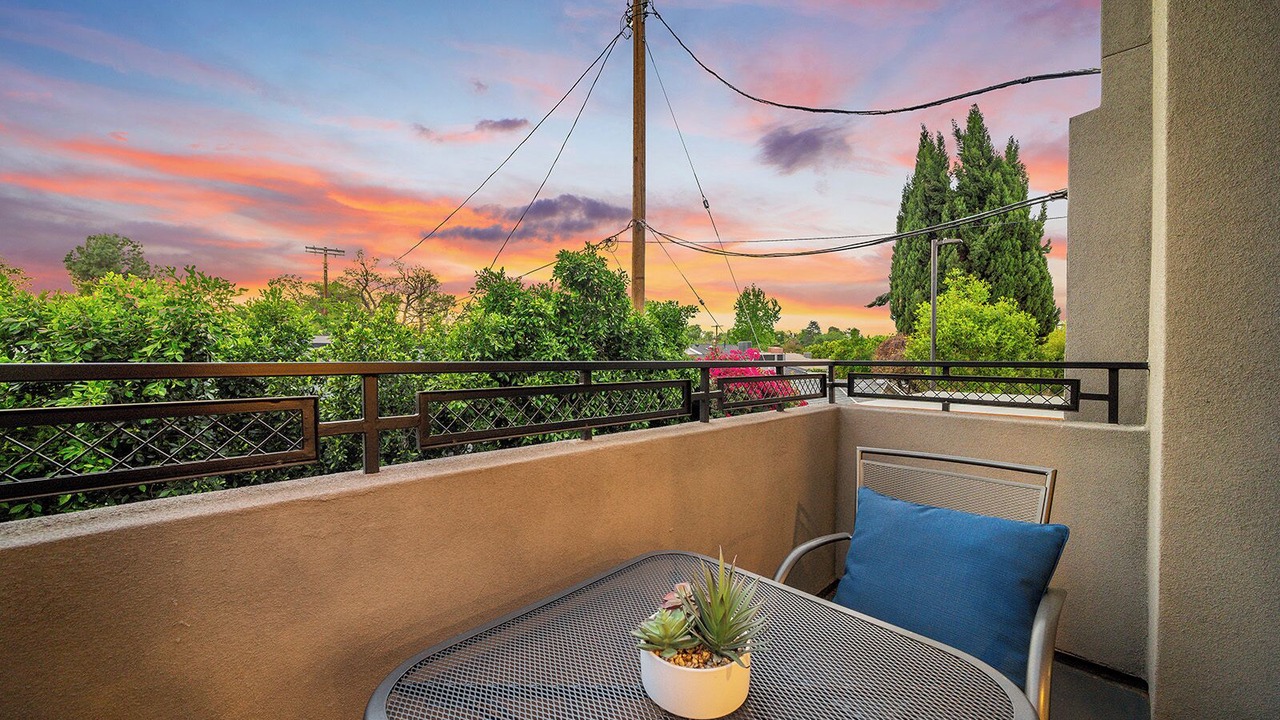 Photo of Outdoor in Valley Village