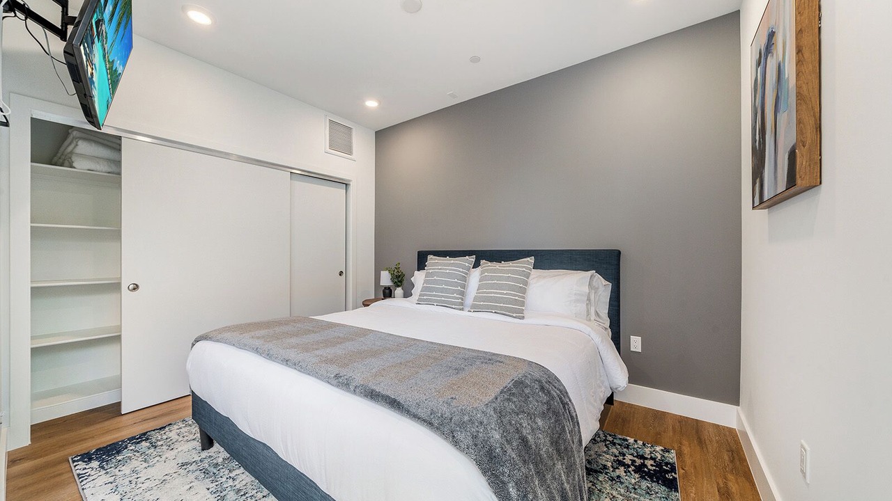 Photo of Bedroom in Valley Village