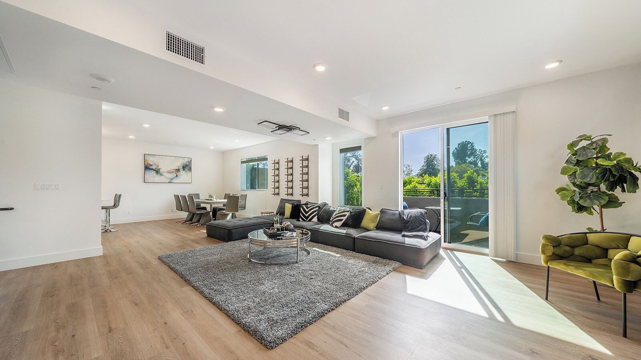 Photo of Livingroom in Valley Village