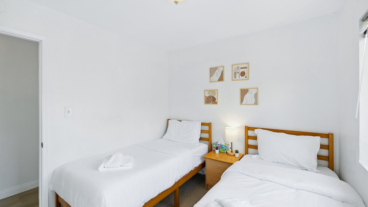 Photo of Bedroom in Oakland