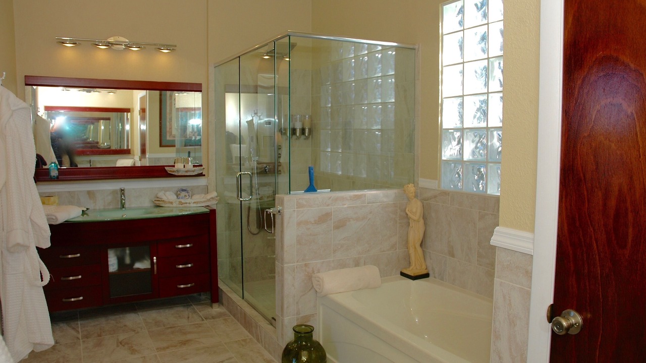 Photo of Bathroom in Oakview Heights