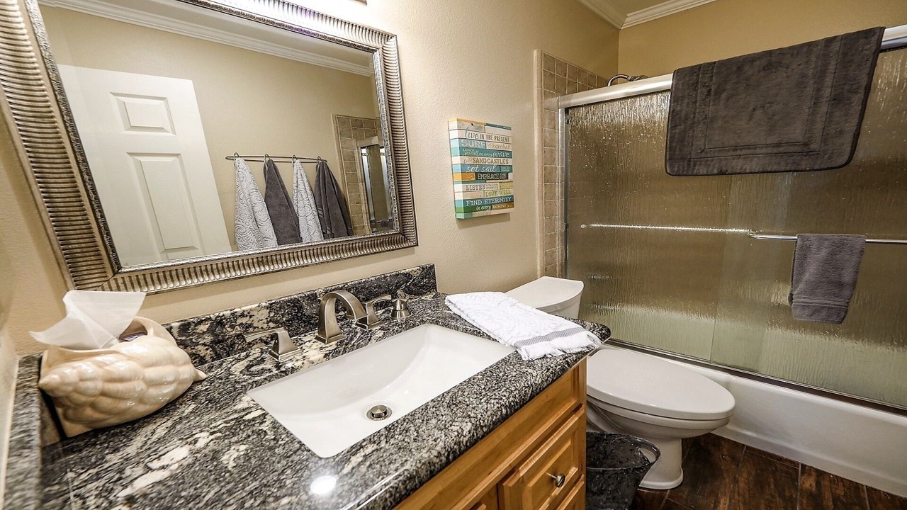 Photo of Bathroom in Balboa Peninsula