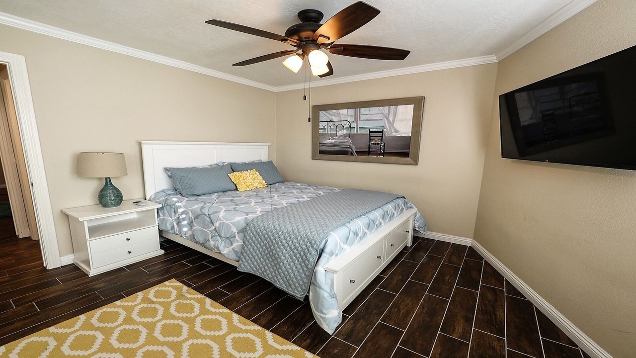 Photo of Bedroom in Balboa Peninsula