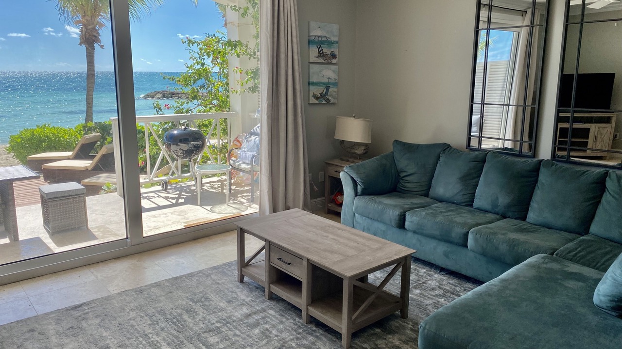 Photo of Livingroom in Palm Cay