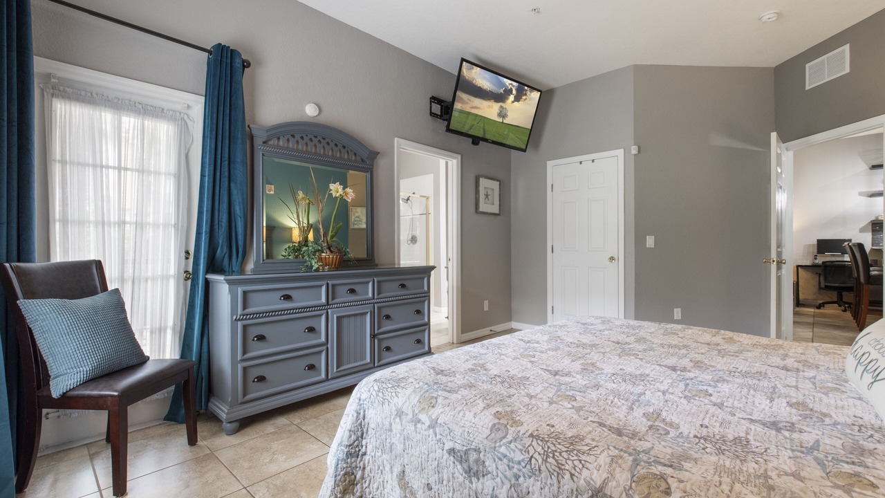 Photo of Bedroom in Bahama Bay