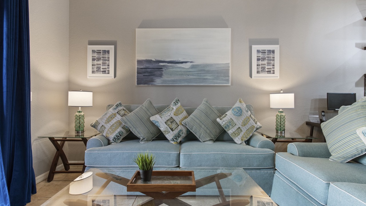 Photo of Livingroom in Bahama Bay