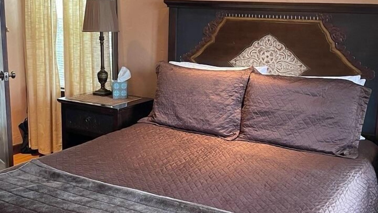 Photo of Bedroom in Merced Manor