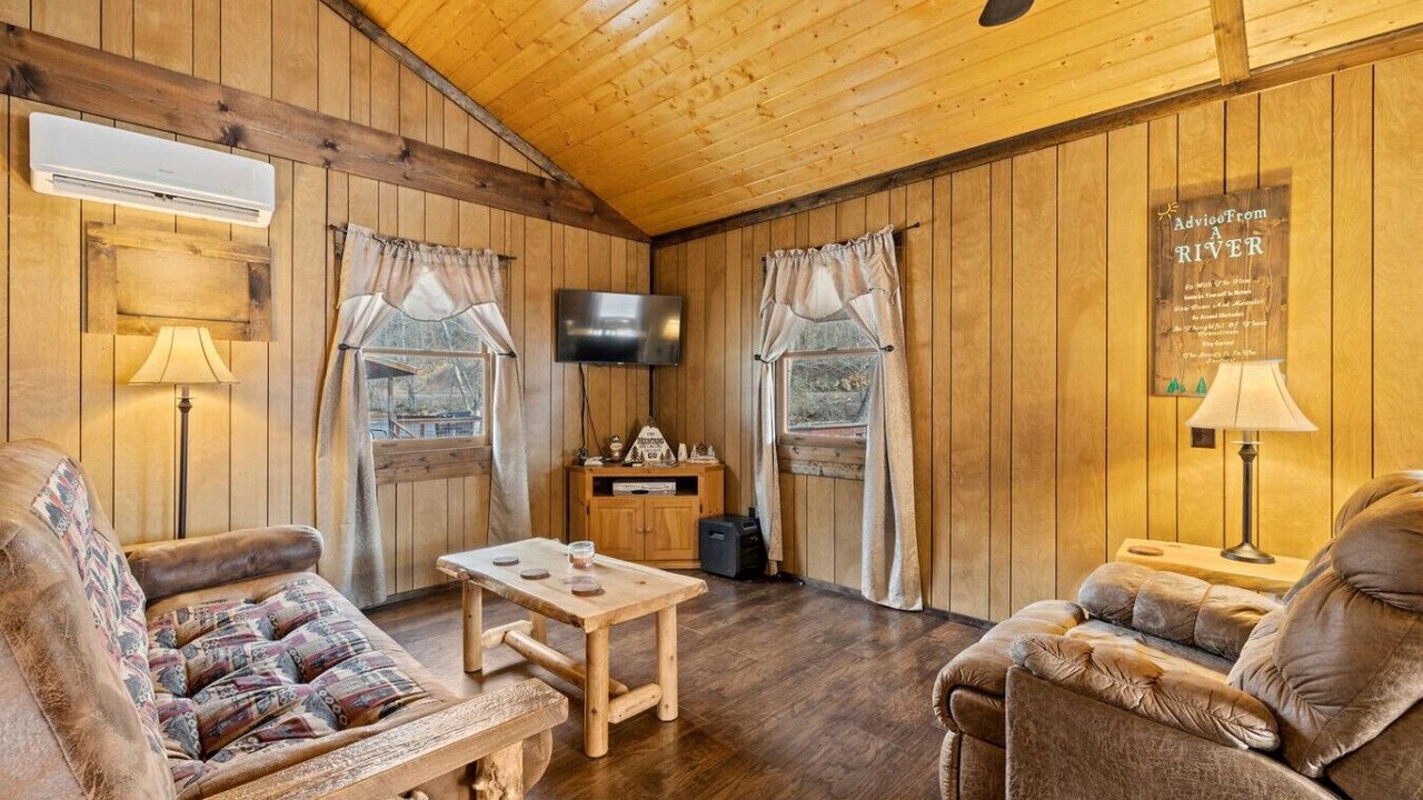 Photo of Livingroom in Dillsboro