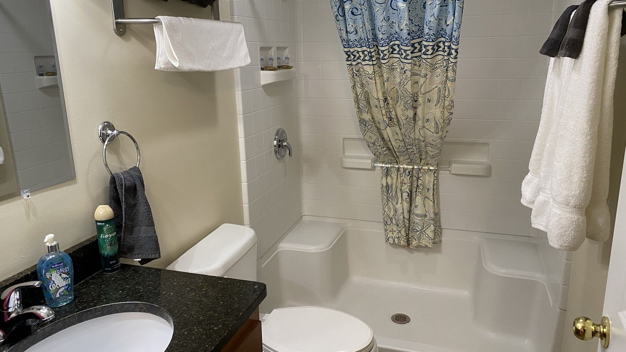 Photo of Bathroom in Geneva-on-the-Lake