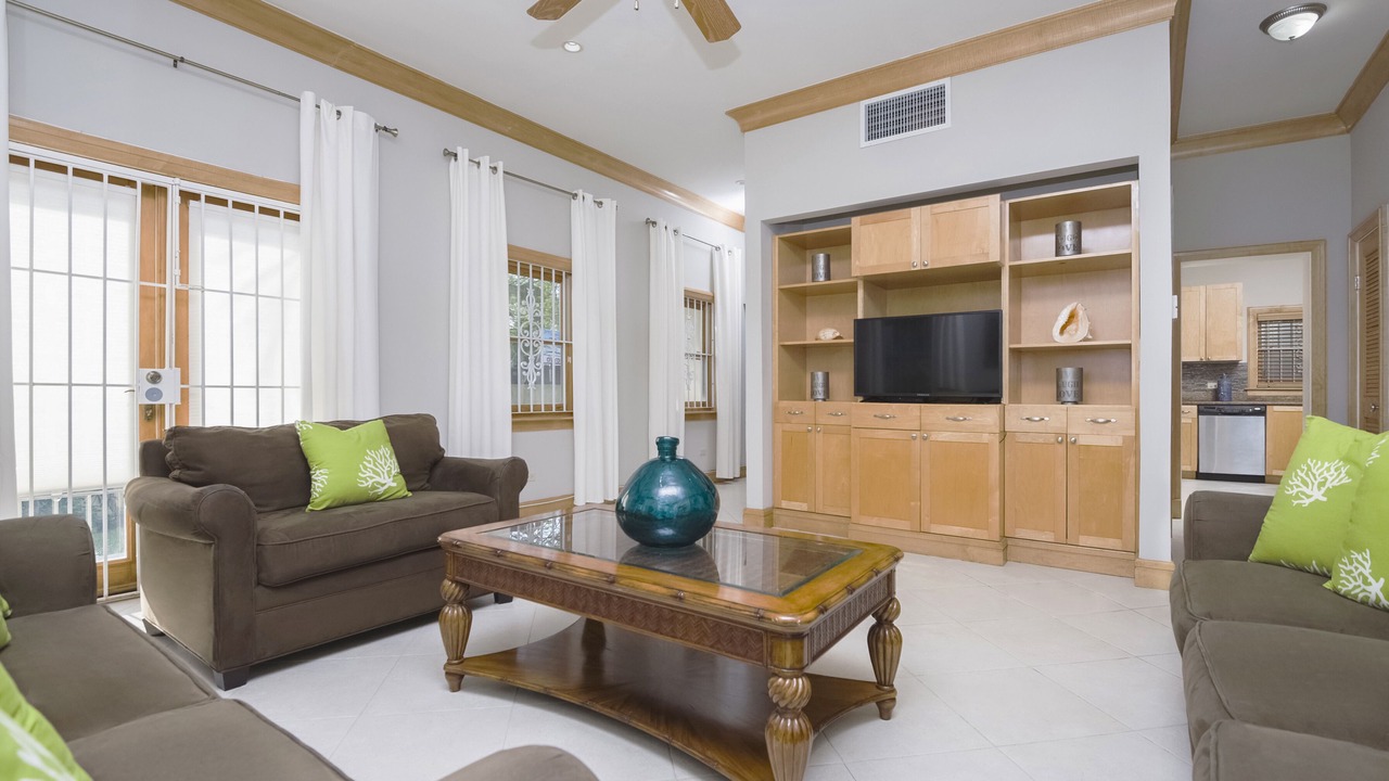 Photo of Livingroom in Nassau