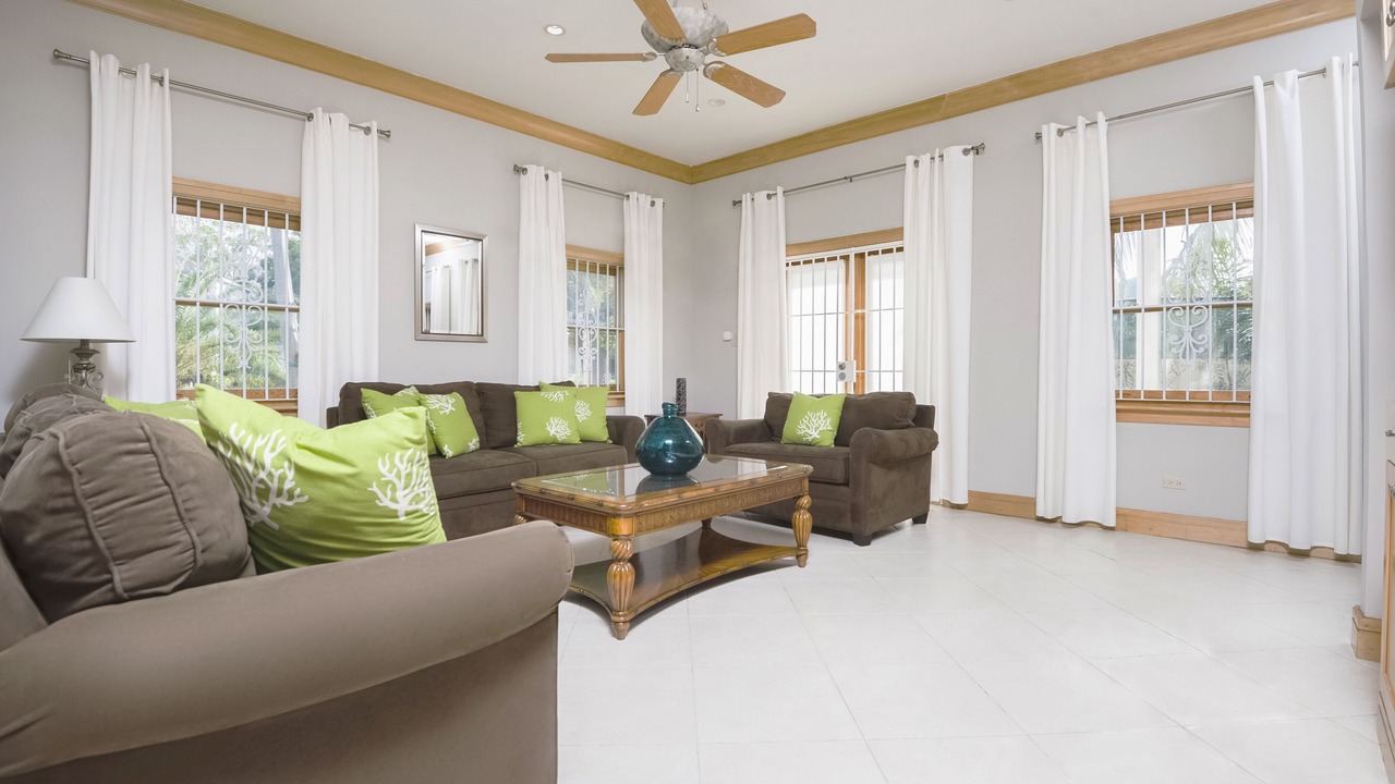 Photo of Livingroom in Nassau