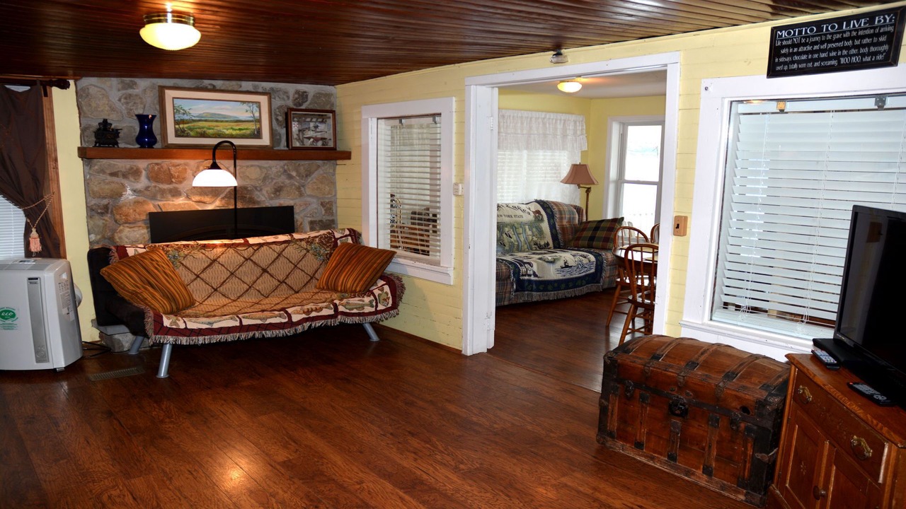 Photo of Livingroom in Hammondsport