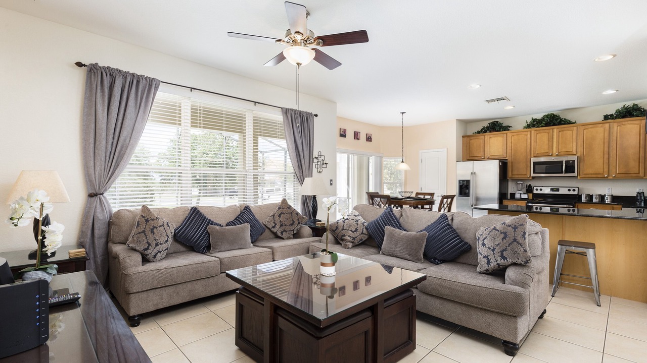 Photo of Livingroom in Windsor Hills