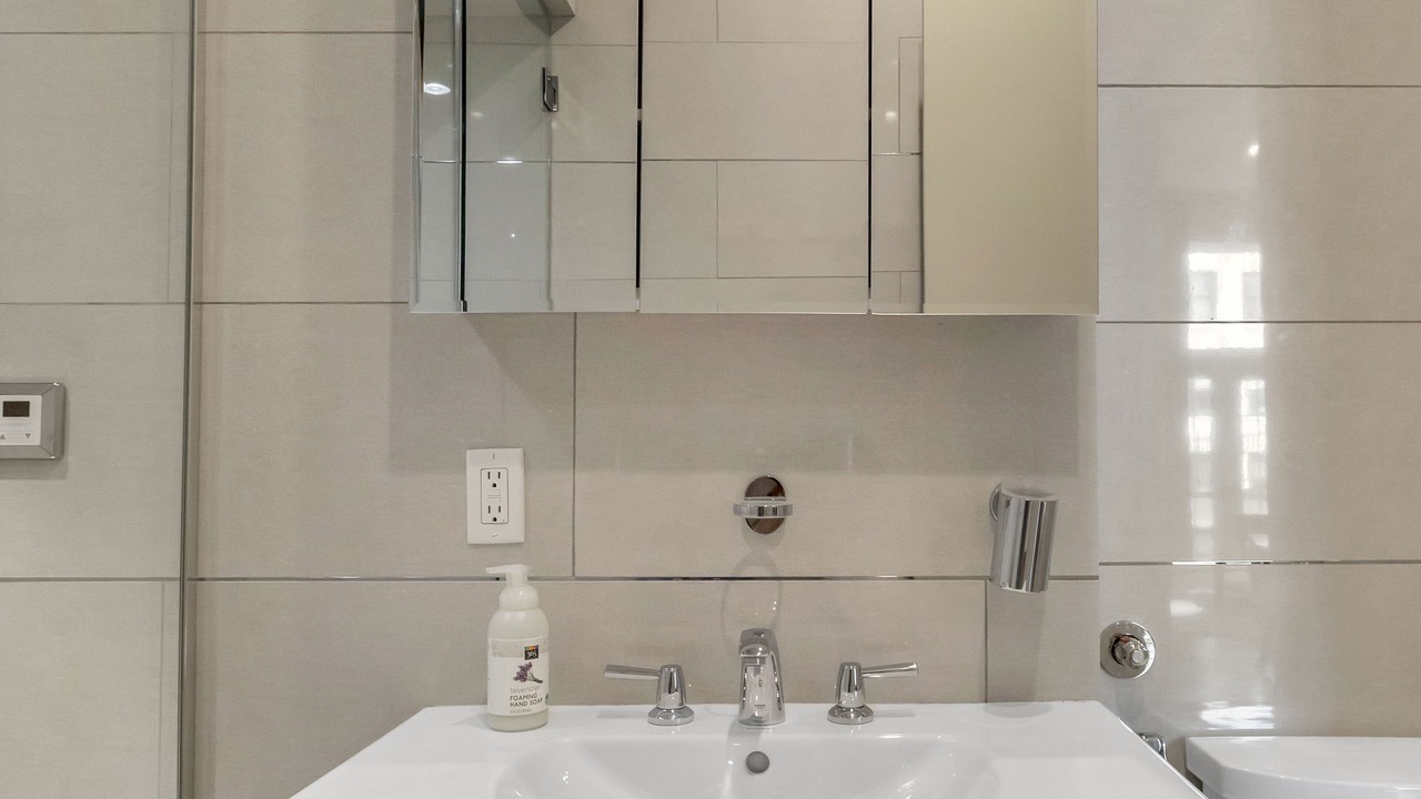 Photo of Bathroom in Central Park South