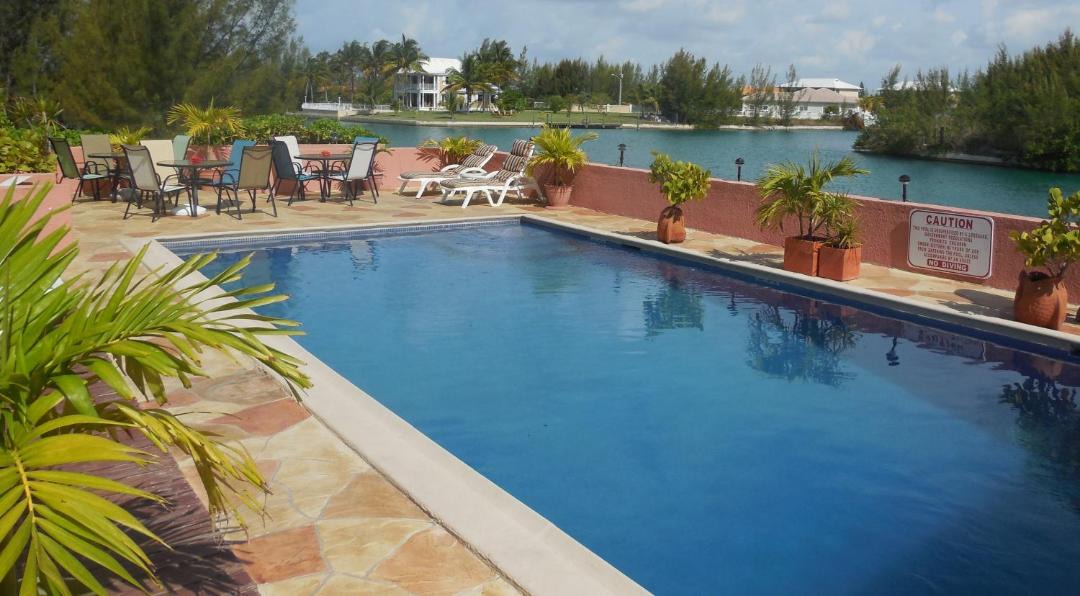Photo of Others in Bahamia West