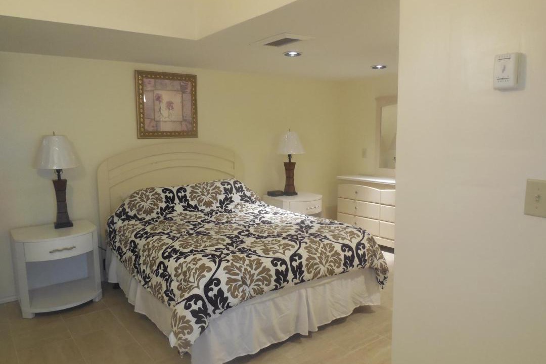 Photo of Bedroom in Bahamia West