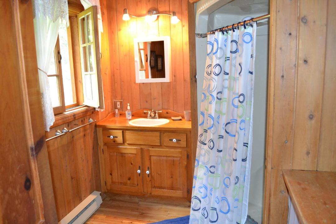 Photo of Bathroom in Lac-Megantic