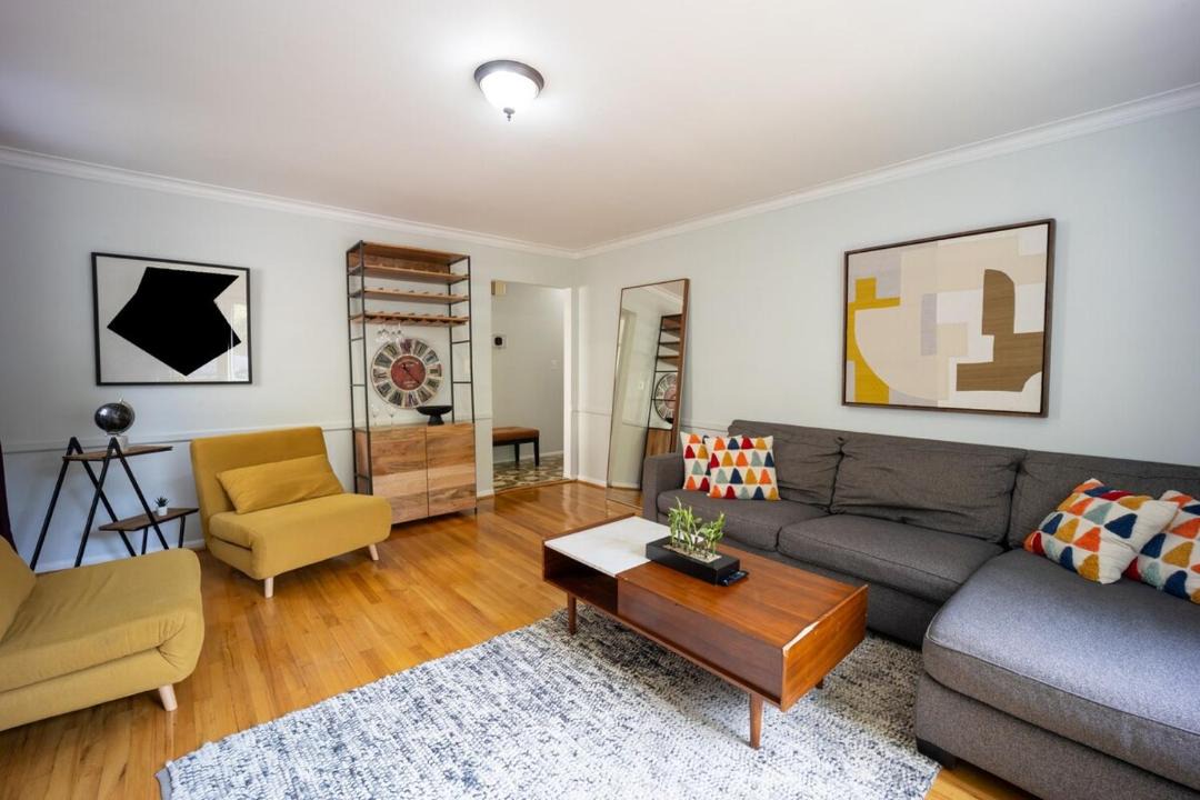 Photo of Livingroom in Southeast Yonkers