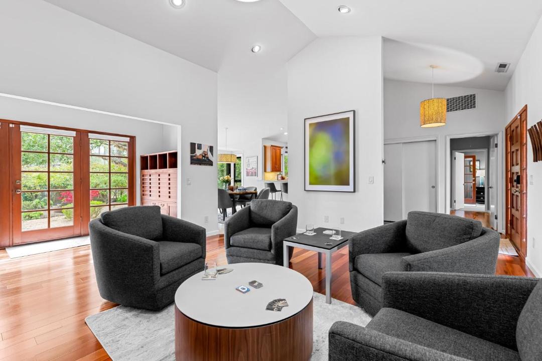 Photo of Livingroom in Del Monte Forest