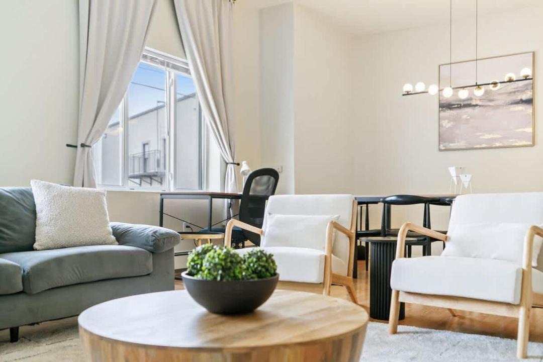 Photo of Livingroom in North Bergen