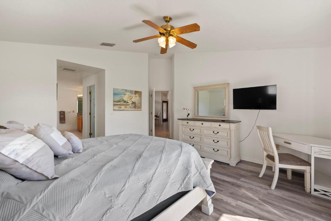 Photo of Bedroom in Apollo Beach
