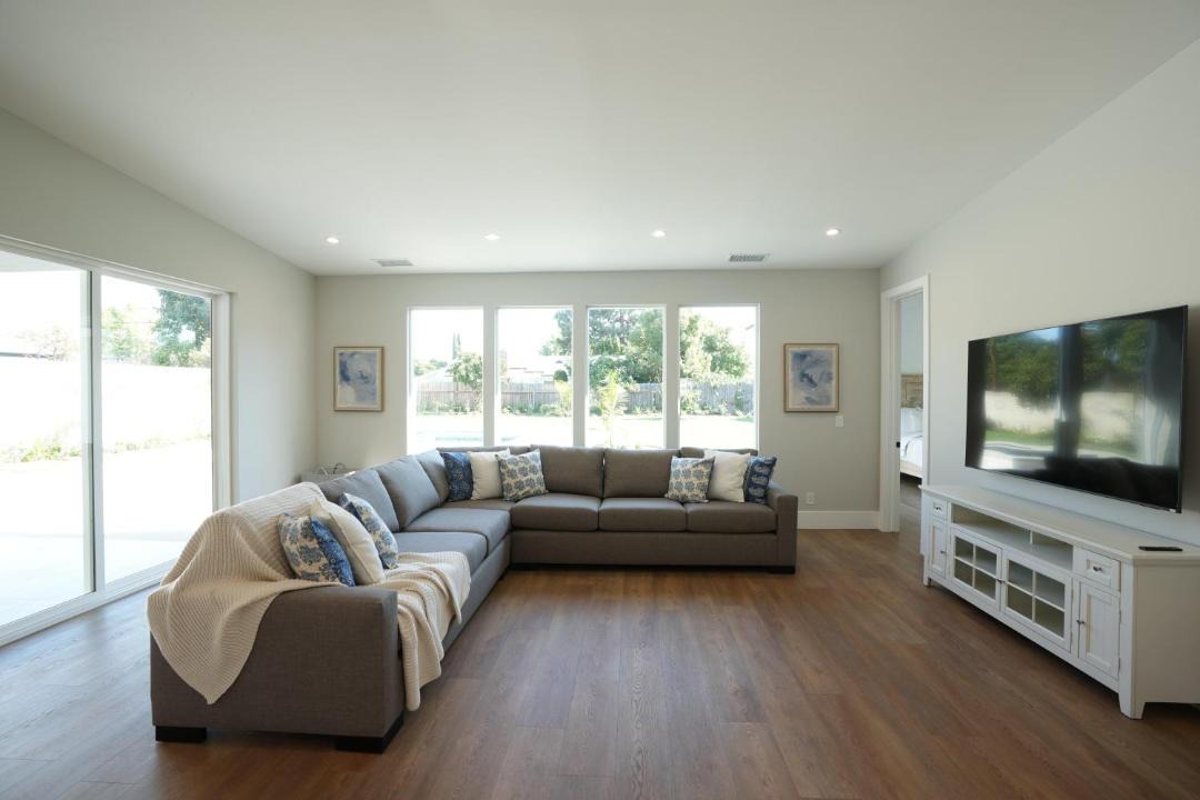 Photo of Livingroom in Orange
