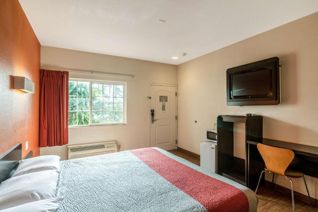 Photo of Bedroom in Bell Gardens