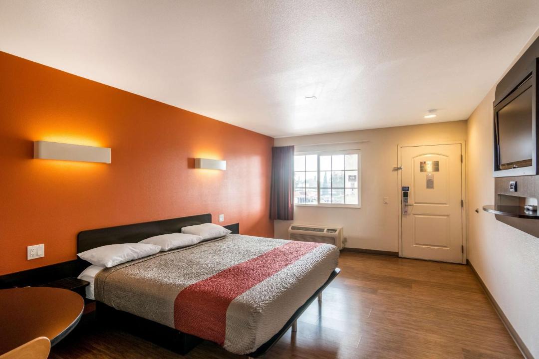Photo of Bedroom in Bell Gardens