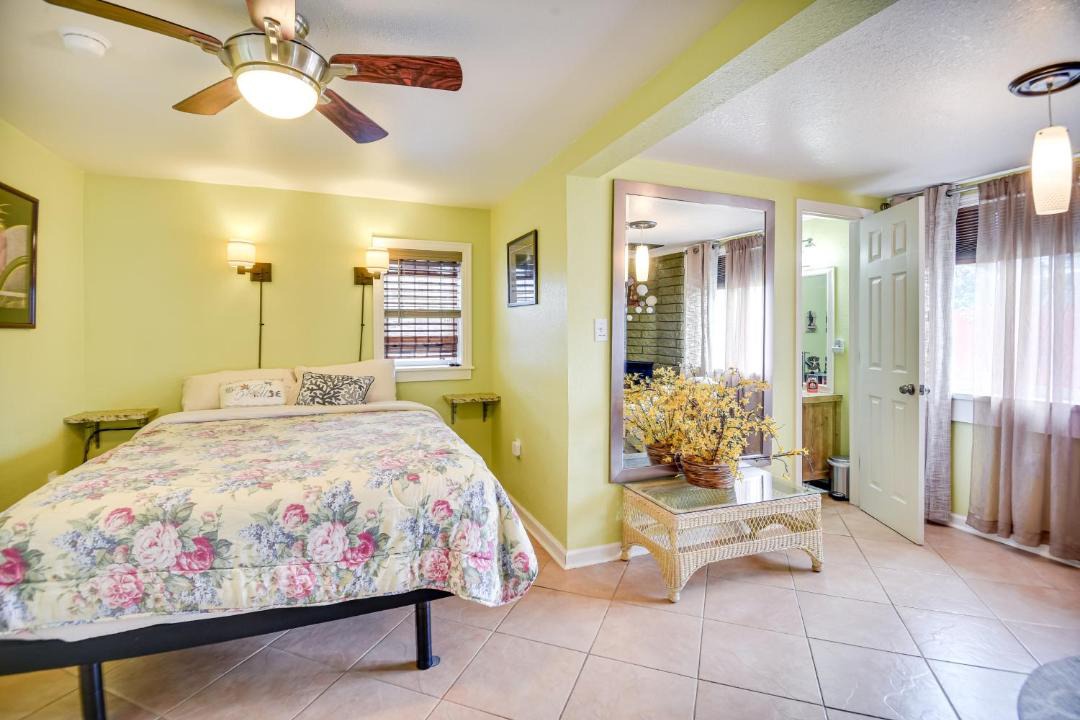 Photo of Bedroom in Colington