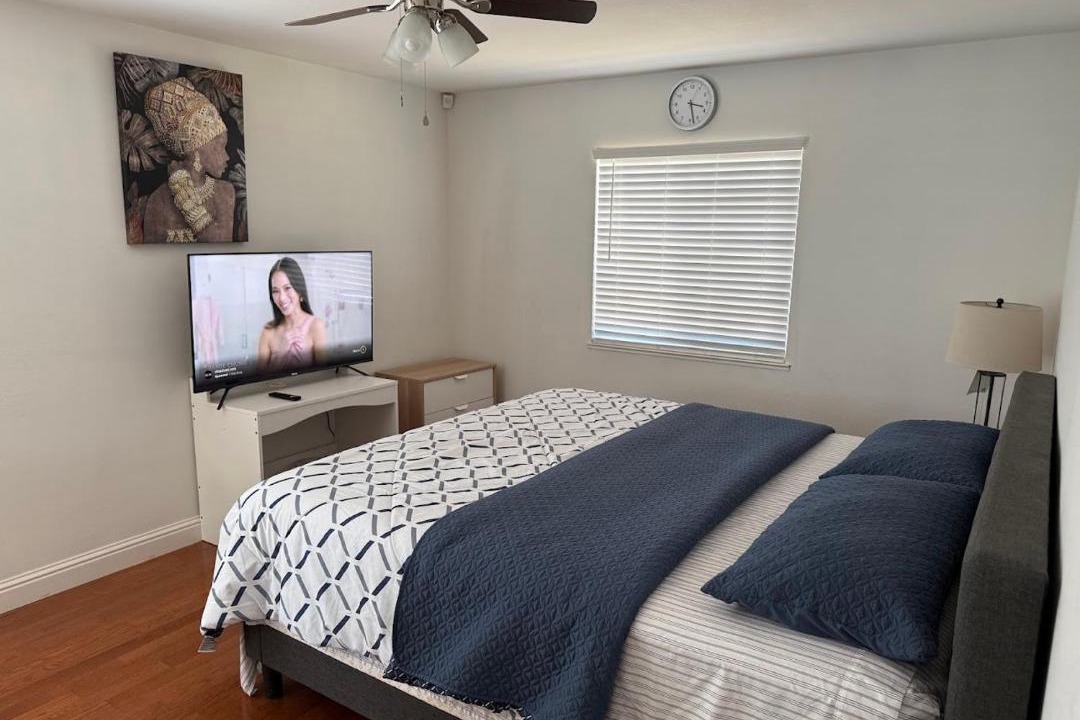 Photo of Bedroom in Acampo