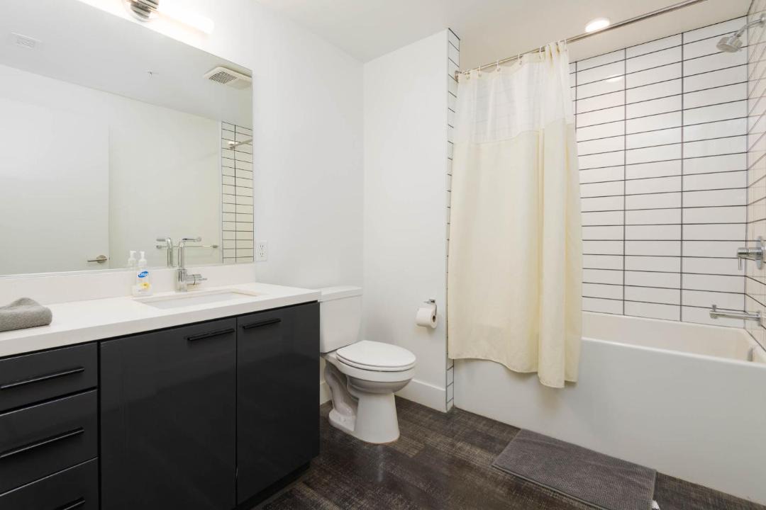 Photo of Bathroom in Downtown Los Angeles