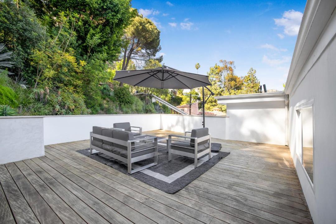Photo of Patio Balcony in Hollywoodland