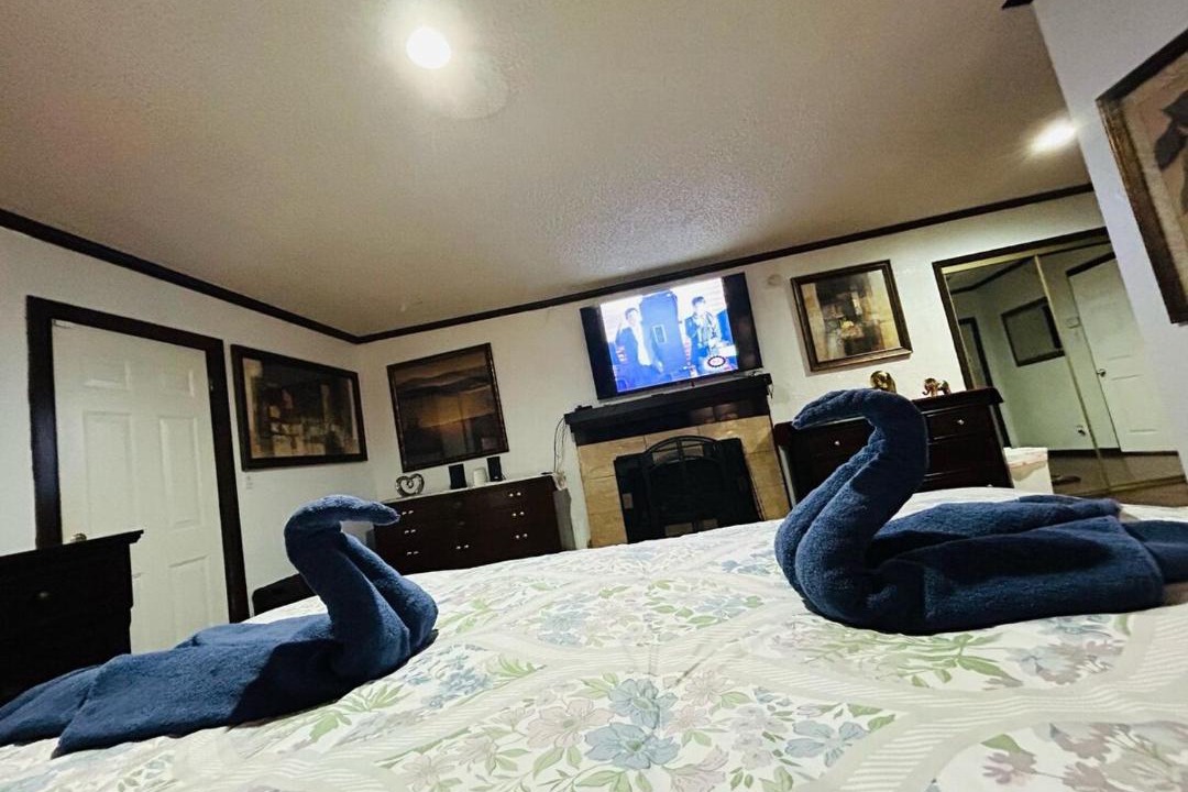 Photo of Bedroom in Compton