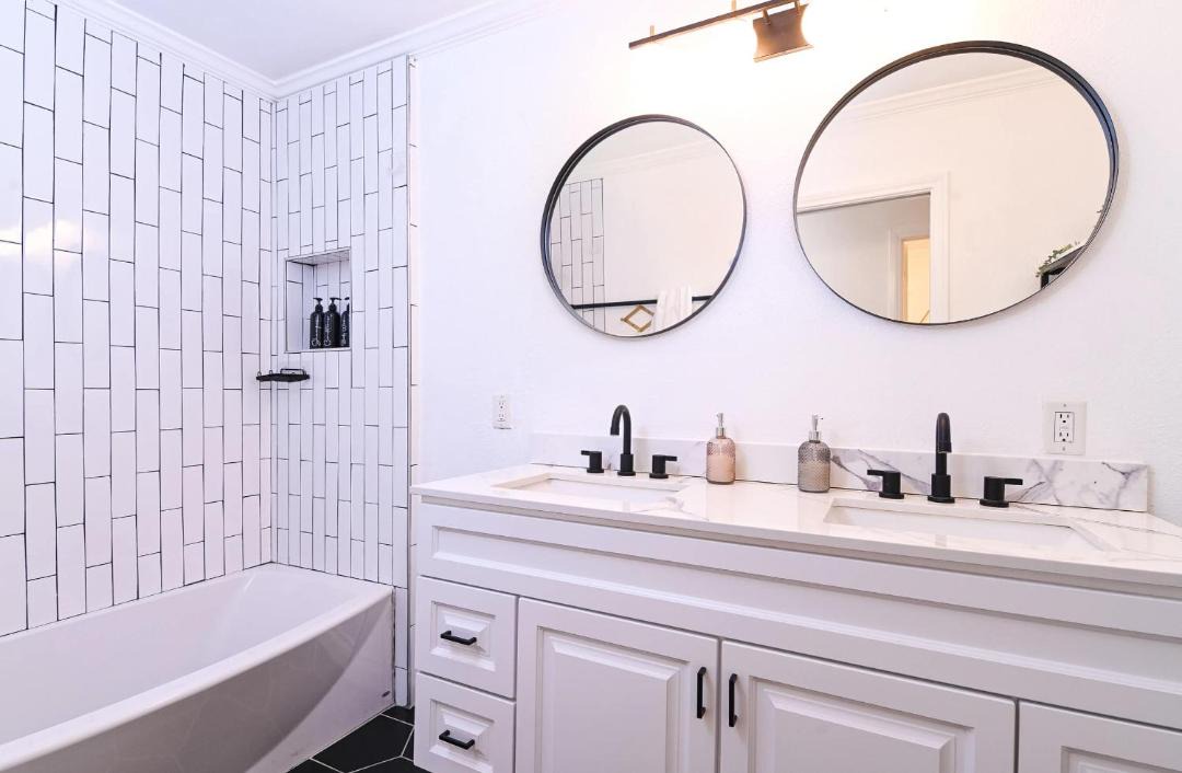 Photo of Bathroom in Alamitos Beach