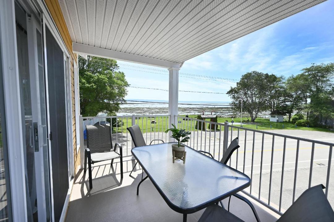 Photo of Patio Balcony in Isle aux Coudres