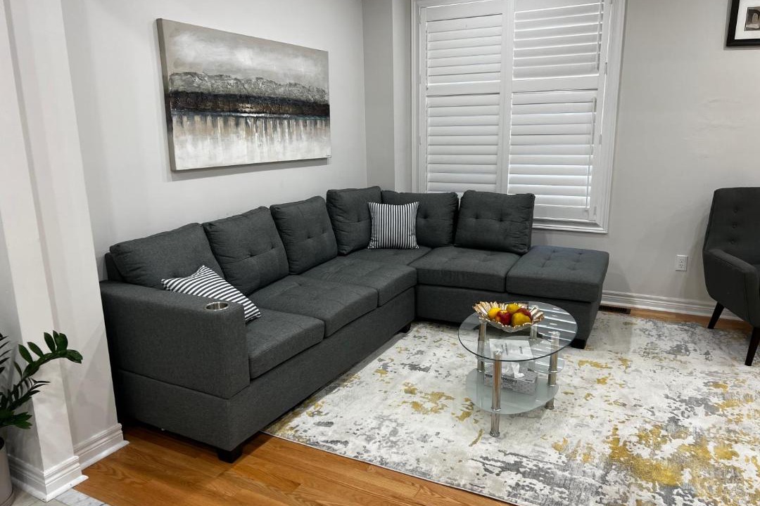 Photo of Livingroom in Halton Regional Municipality