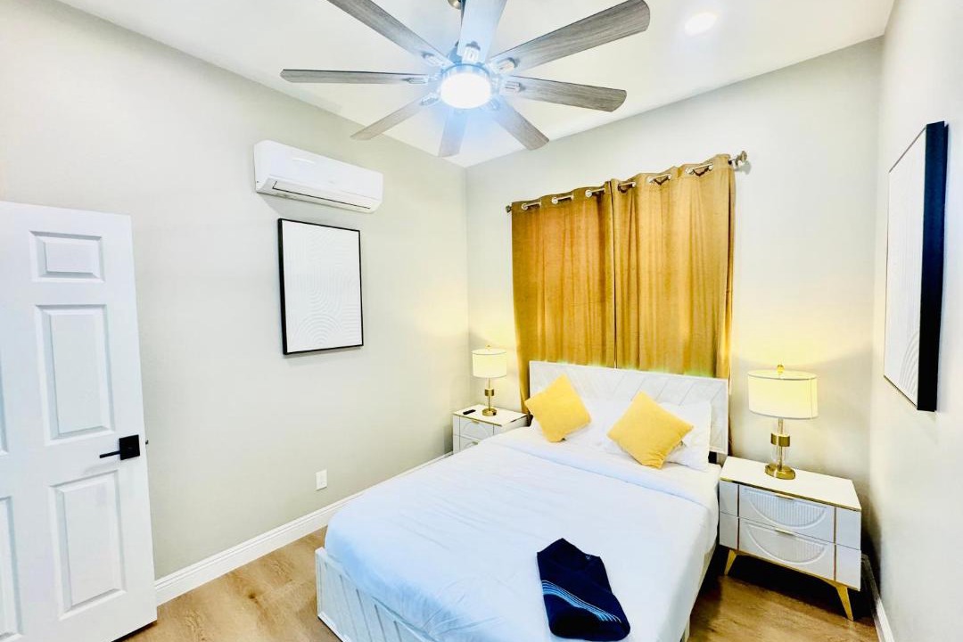 Photo of Bedroom in Central Escondido