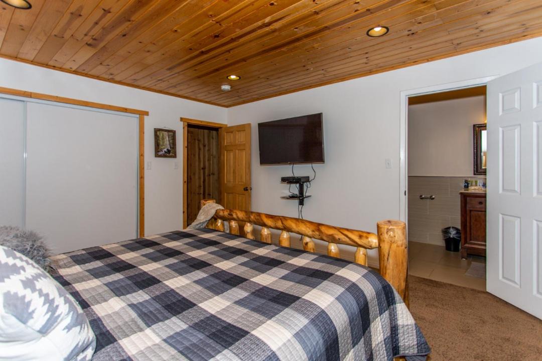 Photo of Bedroom in Summit Estates