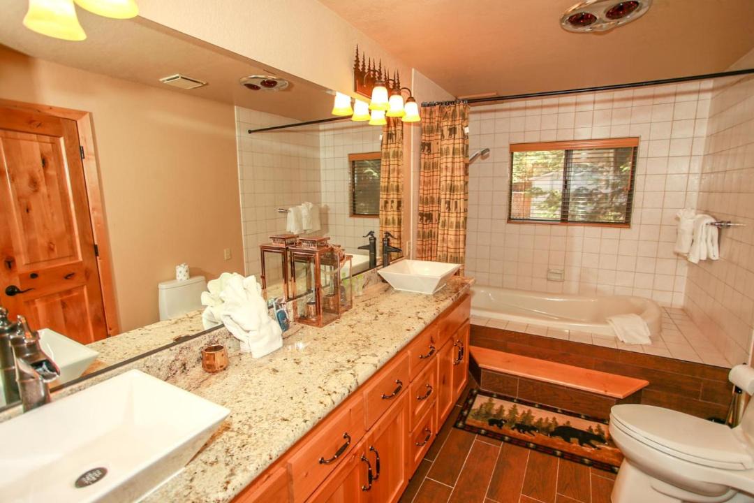 Photo of Bathroom in Summit Estates