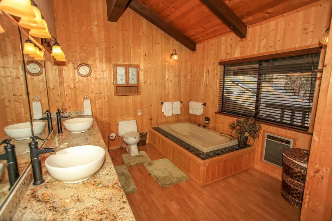Photo of Bathroom in Summit Estates