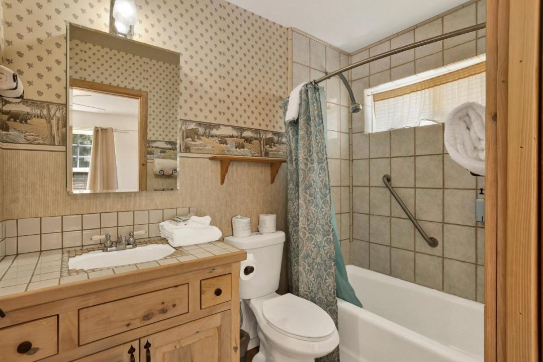 Photo of Bathroom in Woodlands