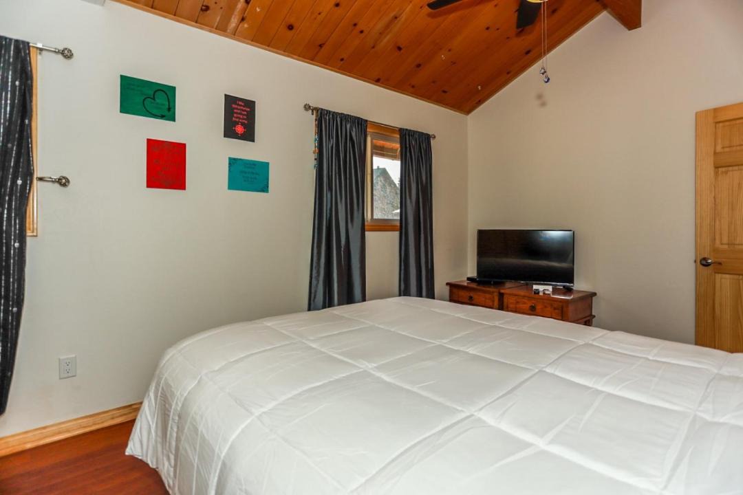 Photo of Bedroom in Whispering Forest