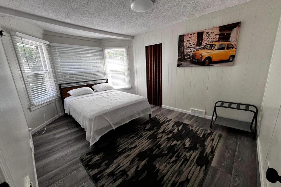 Photo of Bedroom in Downtown Niagara Falls