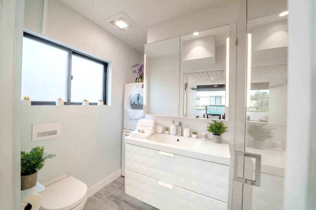 Photo of Bathroom in Mar Vista